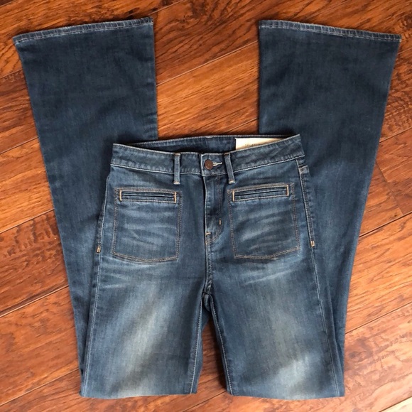 🌸 High waisted flare jeans 🌸 - Picture 2 of 8